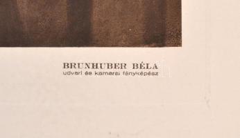 cca 1930 Horthy Miklós kormányzó portréja, papír. Horthy nyomtatott aláírásával, Brunhuber Béla udva...