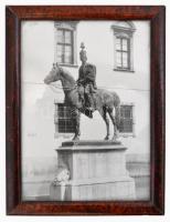 Bp. I. ker, Úri u., Hadik András lovasszobra, fotó üvegezett fa keretben, 22,5x16 cm