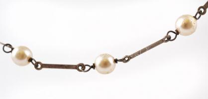 Ezüst(Ag) gyöngyökkel díszített nyaklánc, jelzett, h: 76 cm, bruttó: 18,2 g