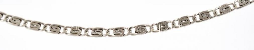 Ezüst(Ag) briósszemű nyaklánc, jelzett, h: 39 cm, nettó: 2,8 g