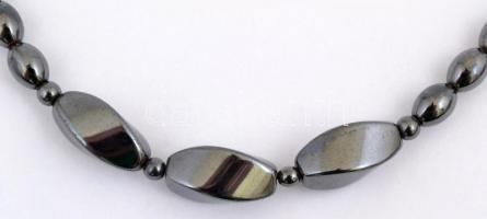 Hematit nyaklánc, h: 44 cm