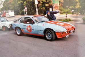 Oldtimer autókról készült színes fotók, 310 db albumba rendezve, 10×15 cm