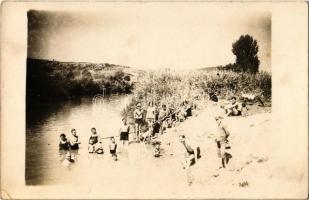 1934 Nógrádszakál, Szakál; fürdőzés az Ipoly folyóban. photo (fl)