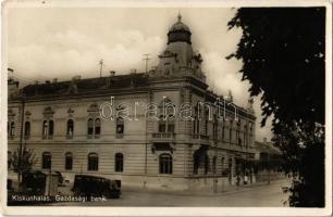 1936 Kiskunhalas, Gazdasági bank, autómobil, Kiss László üzlete. Hurt A. Ferenczné kiadása