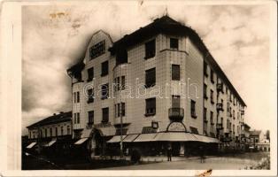 1931 Debrecen, Alföldi Takarékpénztár székháza, csipke áruház, Skrek Lipót, Króh, Kubinyi üzlete, Csipke áruház. Piac utca 16. Photo Pécsi (EB)