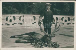 Horthy Miklós with shot deer