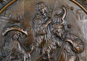 XIX. sz. vége, jelzés nélkül: Mulató kurucok. Öntöttvas fali dísztál / Cast iron plate d:40