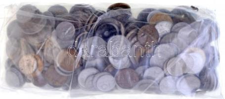 Vegyes magyar és külföldi fémpénz tétel 1Kg-os súlyban T:vegyes