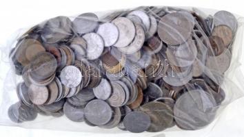 Vegyes magyar és külföldi fémpénz tétel 1Kg-os súlyban T:vegyes