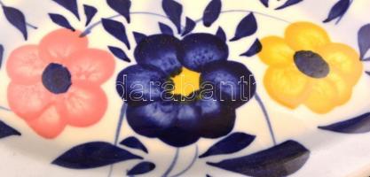 Jelzés nélkül: Nagy méretű dekoratív leveses tál. d: 26 m: 16 cm