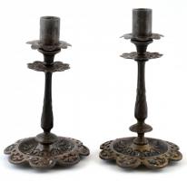 2 db fém gyertyatartó, jelzett, m: 19 cm