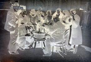 cca 1946 Tiszavölgyi József (1909-?) budapesti fotóriporter hagyatékából 9 db vintage üveglemez nega...