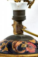 XIX. sz. Fajansz csillár díszes réz szerelékekkel. Kézzel festett, jelzés nélkül. Üvegbúra nélkül. F...