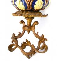 XIX. sz. Fajansz csillár díszes réz szerelékekkel. Kézzel festett, jelzés nélkül. Üvegbúra nélkül. F...