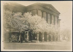 cca 1930 Kinszki Imre (1901-1945) budapesti fotóművész hagyatékából, jelzés nélküli, vintage fotó (ez a szerző 812. számú felvétele), 6x8,6 cm