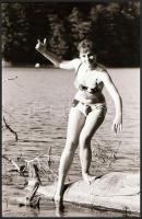 cca 1975 Női szépség, szolidan erotikus felvételek, 12 db vintage negatív, az egyik felvétel filctol...