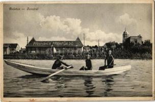Zamárdi, Balatonzamárdi; Pannonia parkfürdő, gyerekek a Potyka csónakban. Schäffer Gyula felvétele