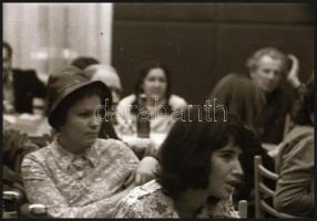 cca 1974 Weöres Sándor (1913-1989) költő és felesége Károlyi Amy egy író-olvasó találkozón, Tiszavöl...