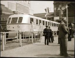 cca 1938 A Budapesti Nemzetközi Vásáron kiállított Árpád vonatról készített felvétel, 1 db vintage negatív, 4,5x6 cm