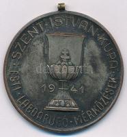 1941. &quot;SZENT ISTVÁN KUPA ESTI LABDARÚGÓ MÉRKŐZÉSEK 1941. - Ujonc mérkőzések I. díj 1941.&quot; ezüstözött Br díjérem (45x45mm) T:2,2-