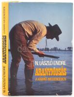 N. László Endre: Aranymosás a Kárpát-medencében. Bp., 1988, Gondolat. Kiadói kartonált kötés, kiadói javított, kissé sérült papír védőborítóban, egyébként jó állapotban.
