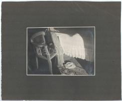 cca 1925 Halács Gertrud: Reggeli napfény, feliratozott vintage fotóművészeti alkotás, 12x17,5 cm, karton 25,2x30,5 cm