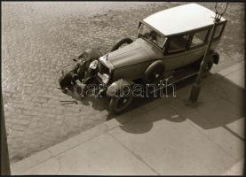 cca 1932 Kinszki Imre (1901-1945) budapesti fotóművész hagyatékából, vintage negatív (Automobil rálátásból), 4,2x6 cm