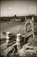 cca 1935 Budapest, Erzsébet híd, villamossal, 9x6 cm