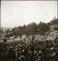 1960. augusztus 20. Budapest, műsor a tabáni színpadon, Tiszavölgyi József (1909-?) budapesti fotóri...