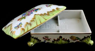 Herendi Viktória mintás kínáló doboz Kézzel festett, jelzett, kis kopással. 12x17 cm