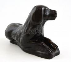 Kutya, mázas kerámia figura, jelzés nélkül, kisebb mázhibákkal és kopásnyomokkal, 17×26 cm