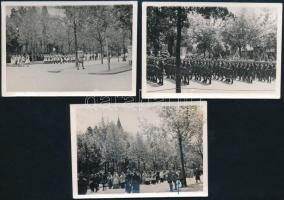 1938 Az Eucharisztikus Világkongresszus eseményein készült budapesti, hátoldalán feliratozott fotók, 3 db: Magyarruhás lányok, törésnyommal. Díszszázad a körmenetben, törésnyommal. Bíborosok a menetben, nyíllal jelzett feltehetően Serédi Jusztinián hercegprímás, foltos. Mind 6,5×9 cm méretben