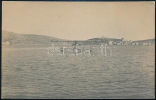 cca 1915 K. u. k. katonai hidroplán az Adriai-tengeren, fotólap, 9×14 cm / cca 1915 K. u. k. military hydroplane on the Adriatic Sea, photo postcard, 9×14 cm