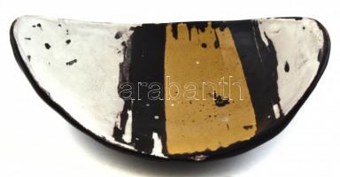 Gorka Lívia (1925-2011): Tálka, festett, mázas kerámia, jelzett, apró lepattanással, 18×13 cm