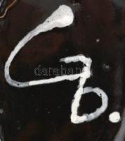 Olvashatatlan jelzéssel: Tál, festett, mázas kerámia, apró lepattanással, 25×18 cm