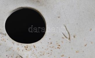 V jelzéssel: Csók (erotikus jelenet), mázatlan kerámia, kopásnyomokkal, m: 26 cm