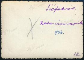 1934 A Zala vízi repülő (hidroplán) Siófoknál, hátoldalon feliratozott fotó, 6×8,5 cm