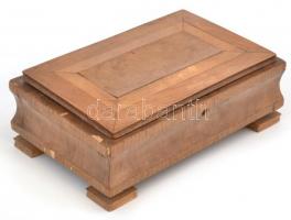 Régebbi fa dobozok, 2 db: Talpas doboz hiányzó zárral, kopott, sérült,18x28x10 cm. Doboz Szerencsi l...