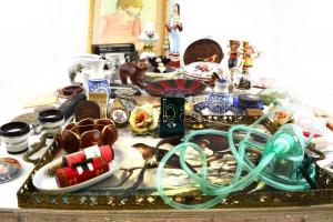 Banánosládányi bolhapiac tétel. Több, kissé sérült Herendi porcelánnal