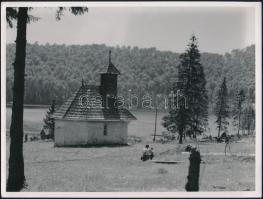 cca 1930-1940 Erdély, Szent Anna-tó, kápolna, fotó, 18×23 cm
