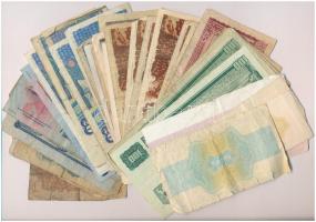 Csehszlovákia 1944-1988. 50db-os vegyes bankjegy tétel + 3 db utalvány (2x1K és 5K) + 1 db utazási c...