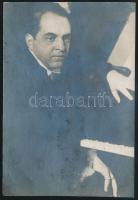 1915 Tarnay Alajos (1870-1933): zeneszerző saját kezű sorai és aláírása, egy őt ábrázoló képeslap há...