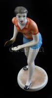 Hollóházi asztaliteniszező (pingpongozó) női figurális porcelán, kézzel festett, jelzett, gyári máz ...