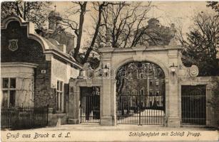 1914 Lajtabruck, Bruck an der Leitha; Schlosseinfahrt mit Schloss Prugg / castle and entry gate / kastély és bejárat