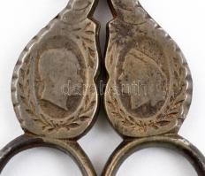 Régi olló Ferenc József és Erzsébet királyné sziluettjével, h: 15 cm