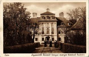 1942 Zsira, Legszentebb Üdvözítő Leányai Országos Házának bejárata (Rimanóczy kastély), apácák, nővérek. Hangya Szövetkezet kiadása (Rb)