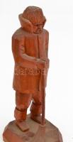 B.Zs. jelzéssel: Utcaseprő. Zsűrizett, faragott fa szobor. 21 cm