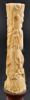 Keleti bölcs. Faragott csont szobor fa talapzaton 20 cm
