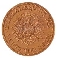 NSZK 1988. "I. Vilmos / A három császár éve 1888" aranyozott fém emlékérem német nyelvű ta...