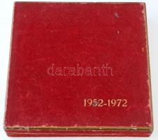 1972. "MARXIZMUS-LENINIZMUS ESTI EGYETEM 1952-1972" Br emlékérem díszdobozban (84mm) T:1- ...